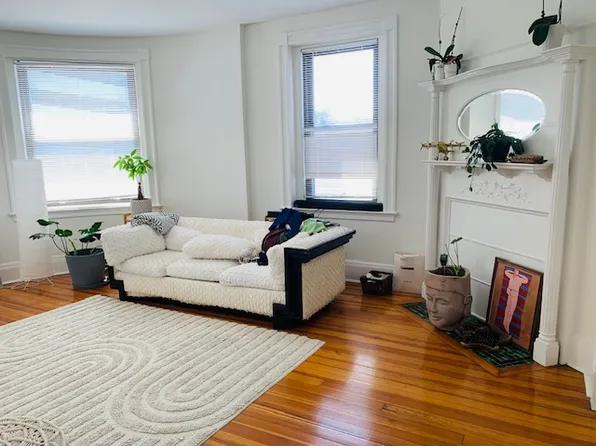 337 Washington St APT 5, Newton, MA 02458