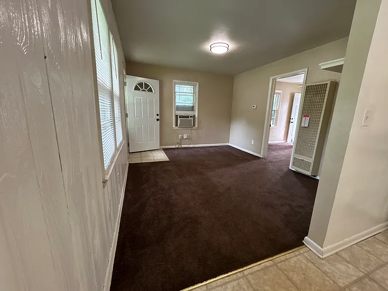109 & 111 Baldwin St #109 — Photo 3