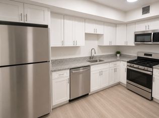 27 Queensberry St #4A, Boston, MA 02215