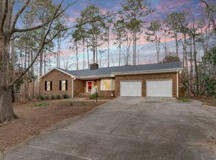 2204 Ridgefield Dr, Chapel Hill, NC 27517