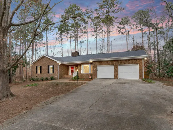 2204 Ridgefield Dr, Chapel Hill, NC 27517
