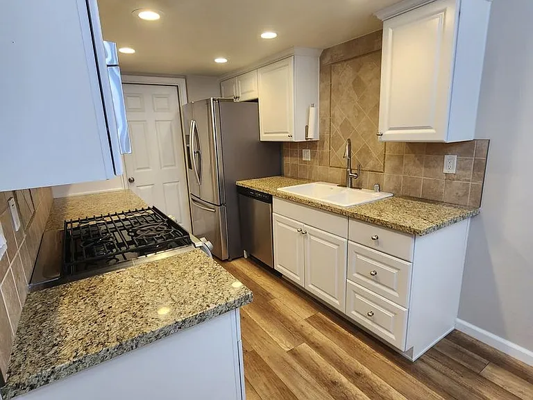 1744 Longbranch Ave — Photo 9