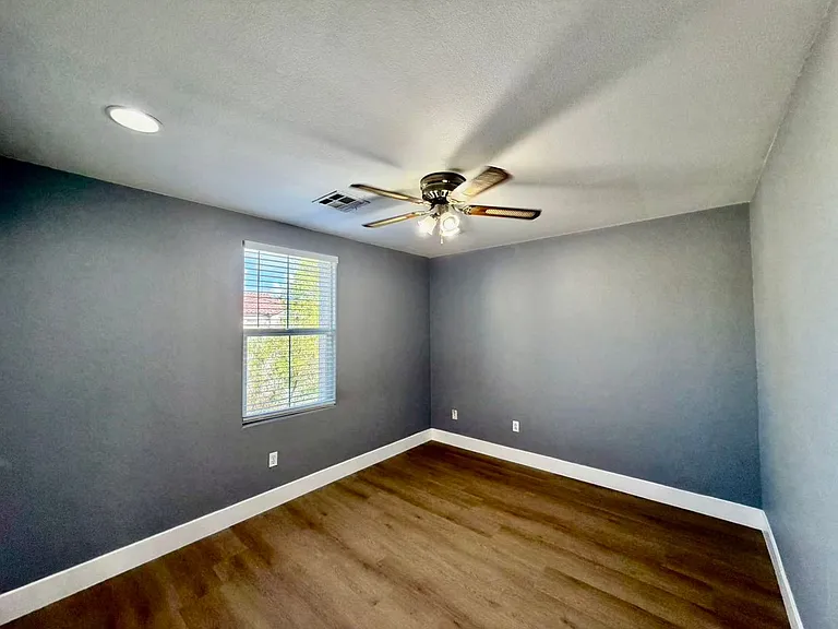 7983 Dutch Villas St — Photo 17