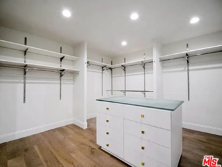 4732 Del Moreno Dr — Photo 26