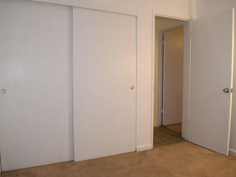 2586 S Whitney Blvd — Photo 5