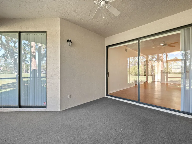 121 Lindsay Ln — Photo 24
