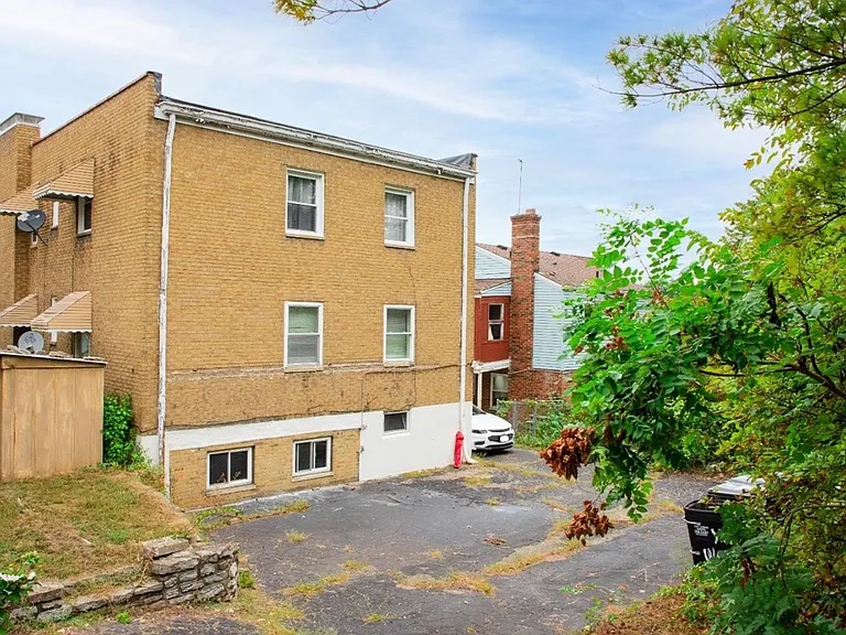 1735 Carrahen Ave #2 — Photo 2