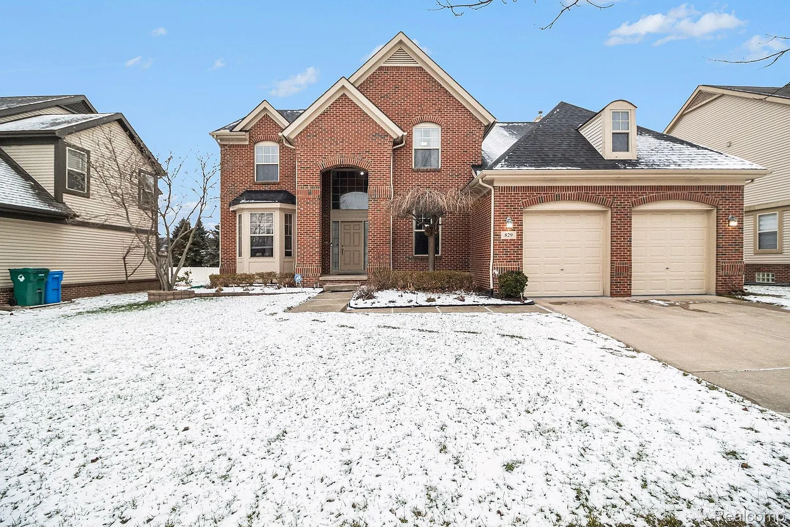 829 Grandview Dr photo 1