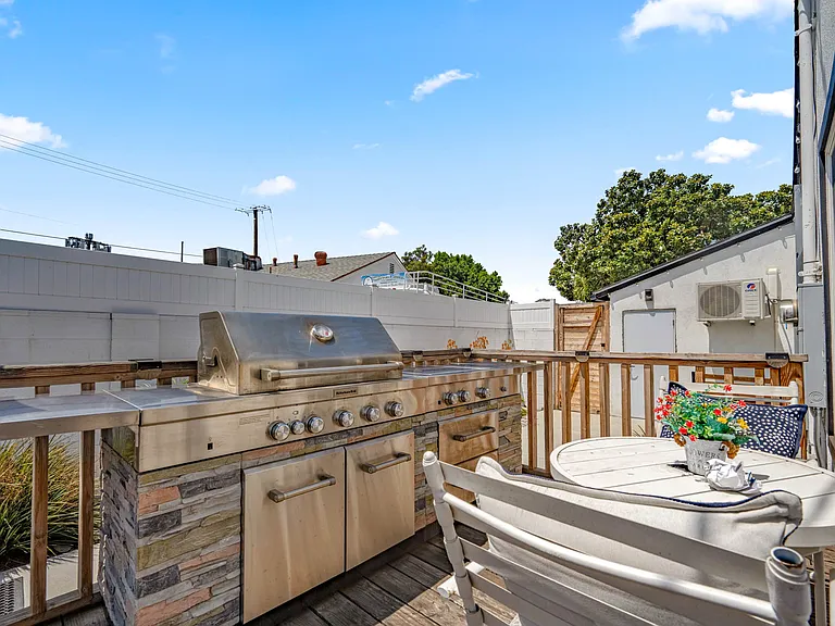 13730 Community St — Photo 68