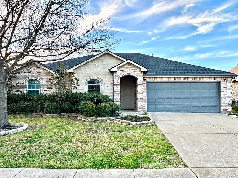 237 Flatwood Dr — Photo 1