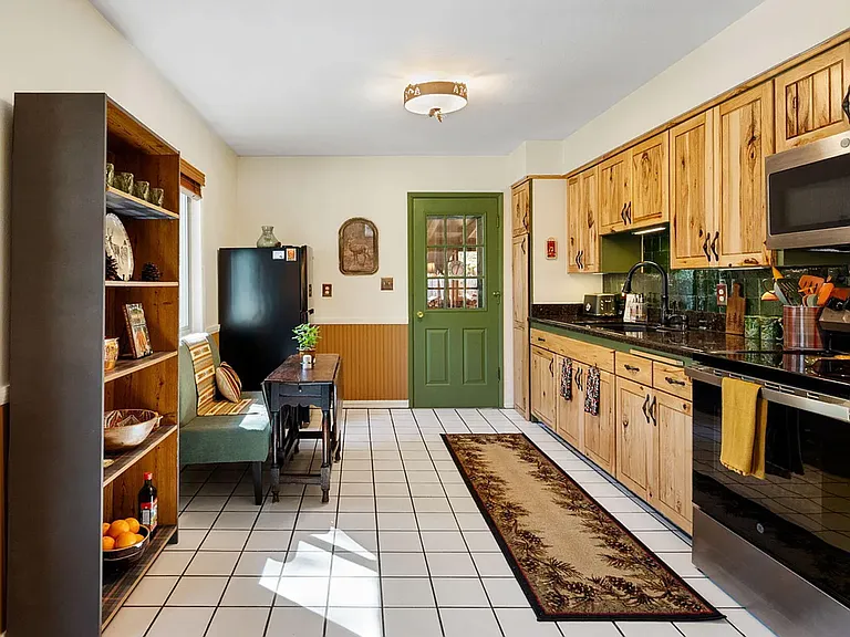 708 Seri Dr — Photo 6