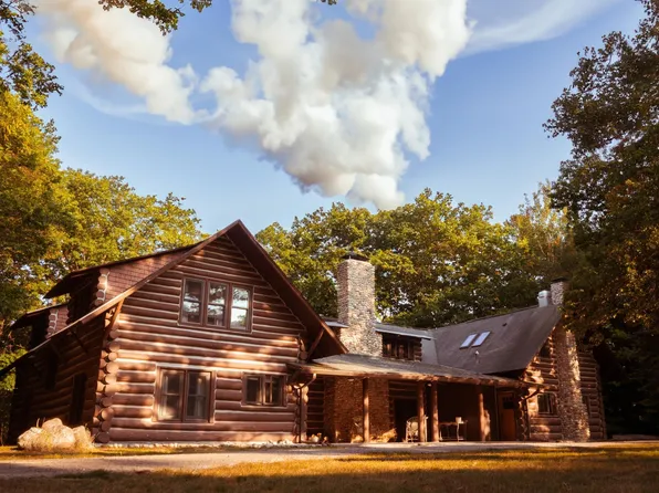 15311 E Wood How Ln, Northport, MI 49670