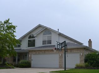 16542 Lakeside Dr, Lockport, IL 60441