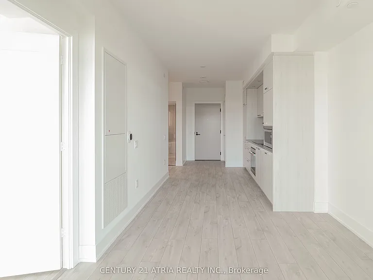 858 Dupont St #718 — Photo 4