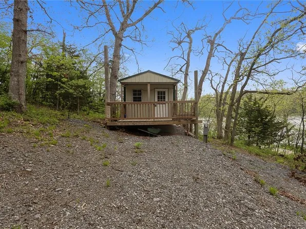 SE Lake Shore Dr, Lathrop, MO 64465