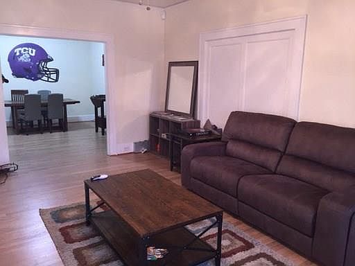 3rd image of 2605 University Dr