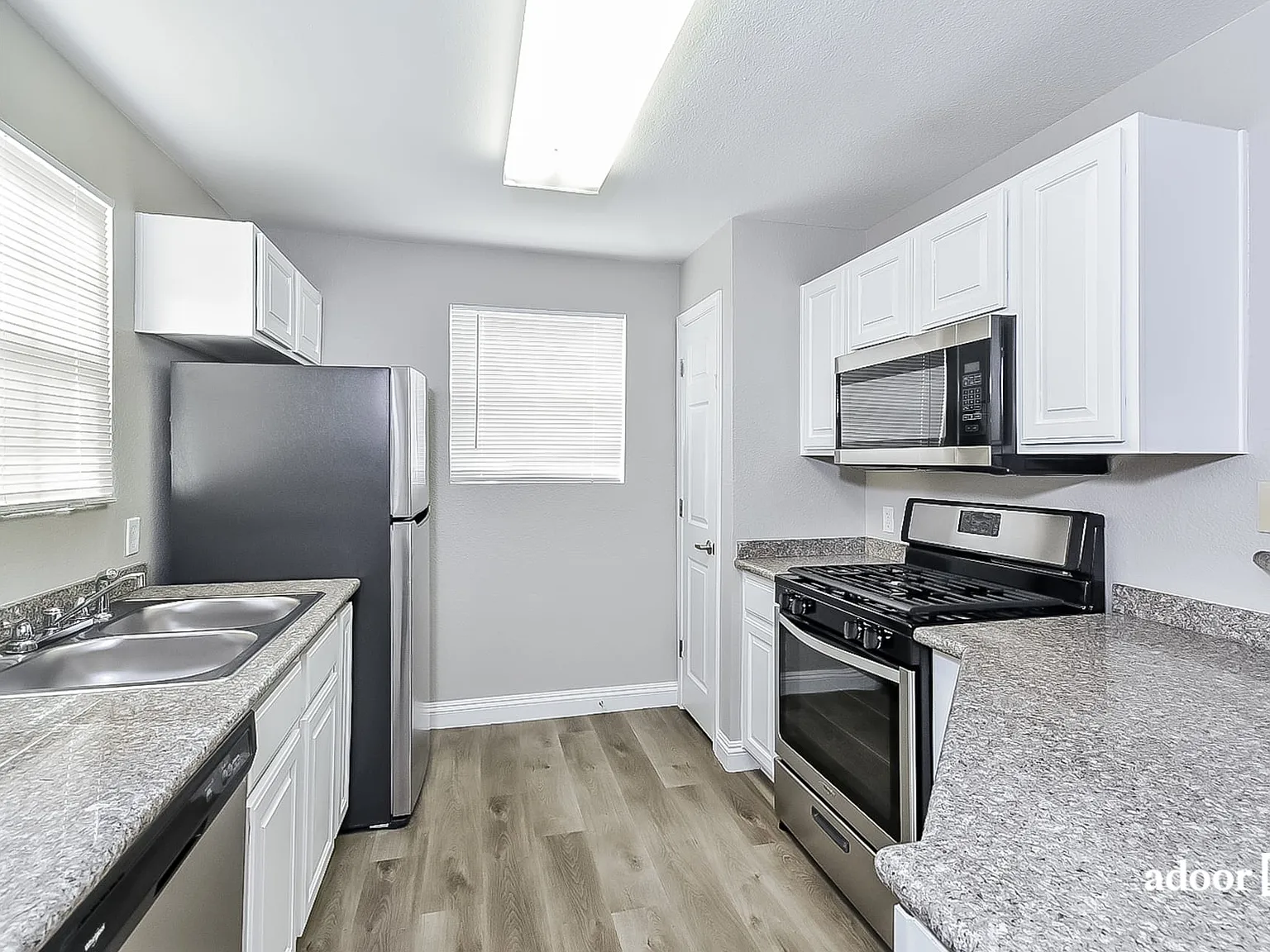 2 bed, 2.0 bath, 1020 sqft, $1,355 — Photo 4