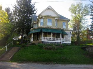 202 Mountain Dr, Pennsboro, WV
