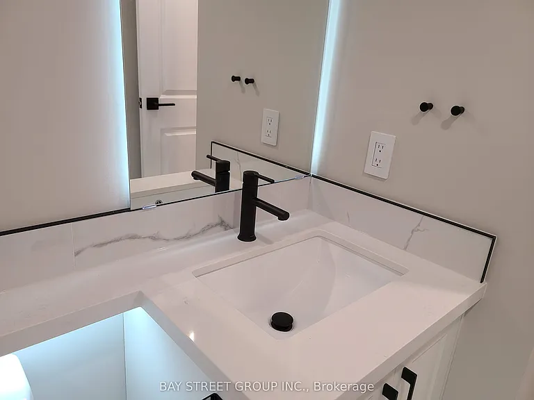 633 Bay St #1212 — Photo 11