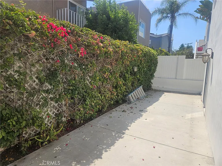 2426 Silverstrand Ave — Photo 10