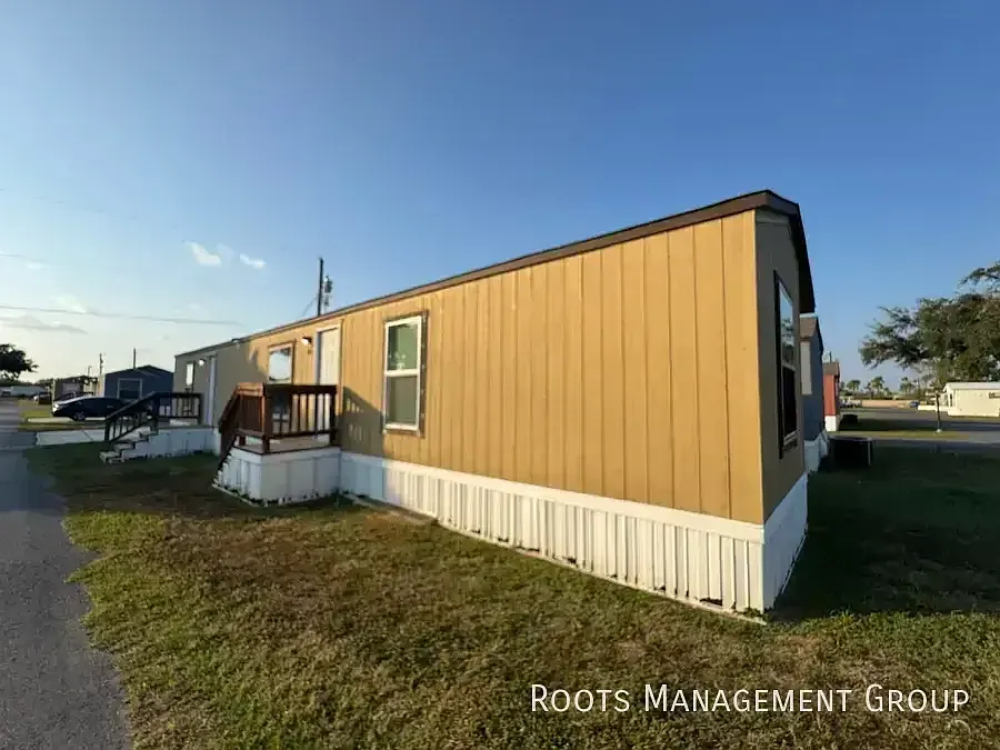 3707 E US Business #83-464-464