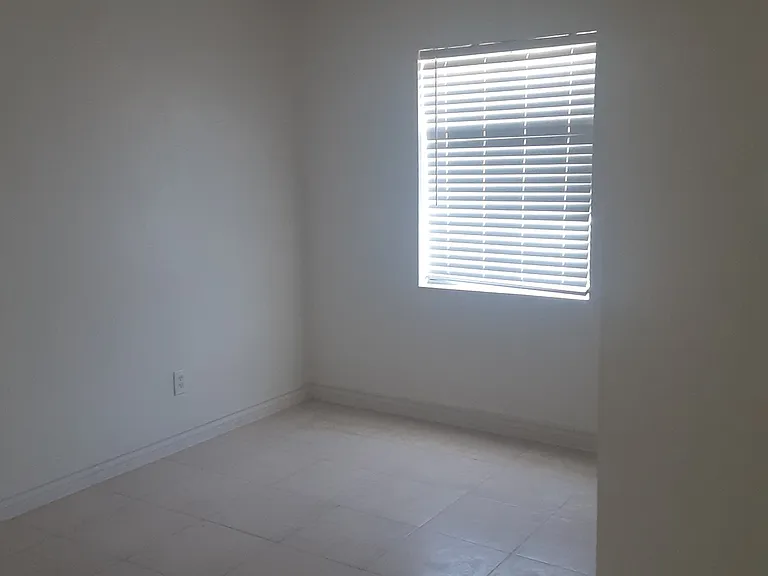 3494 Pontiac Ave — Photo 6