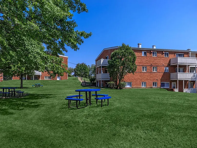 Fox Crossing Apartments — Photo 15