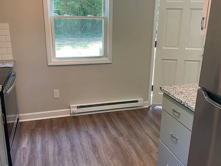 272 Hedgecock Ave — Photo 6
