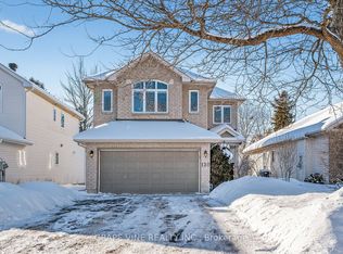 130 Springcreek Cres, Ottawa, ON K2M 2M1