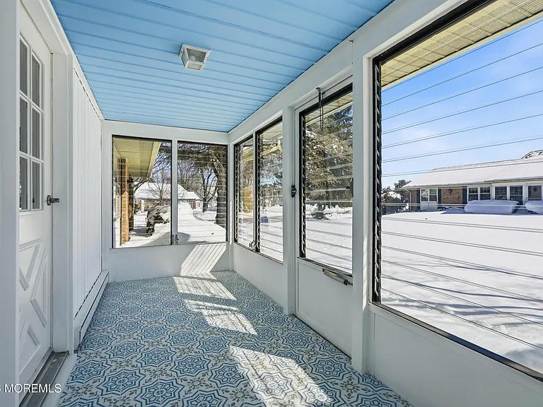 32 Buckingham Dr N #B — Photo 29