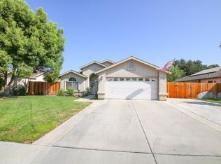 1026 E Carob Ave, Reedley, CA 93654