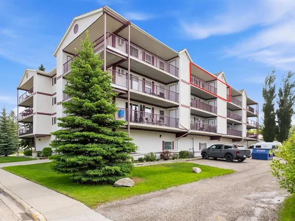 5133 E 49th St #406, Olds, AB T4H 0C7