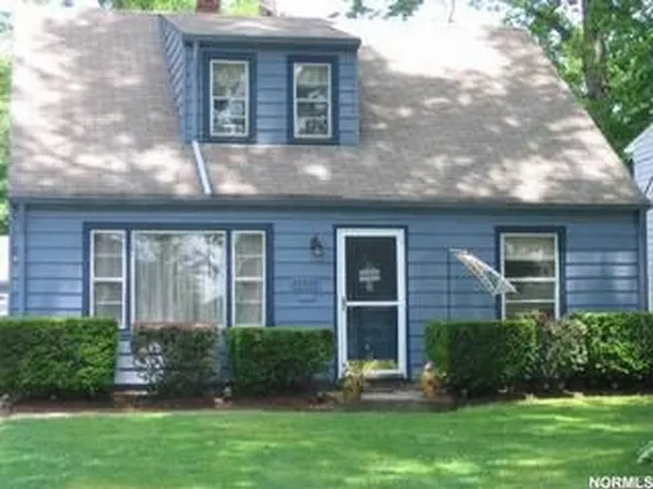 23928 Knickerbocker Rd, Bay Village, OH 44140