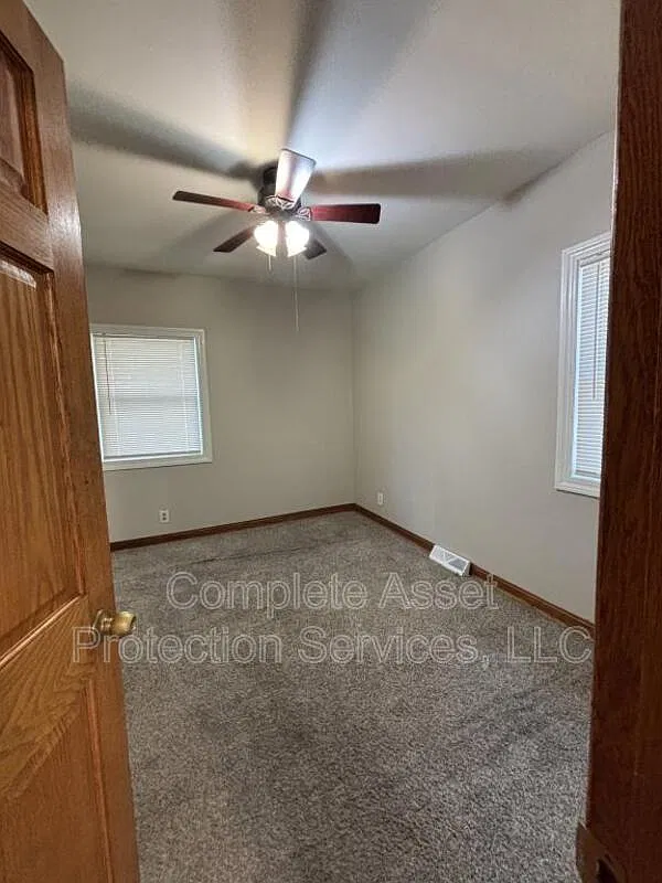 2 bed, 1.0 bath, 741 sqft, $850 — Photo 4
