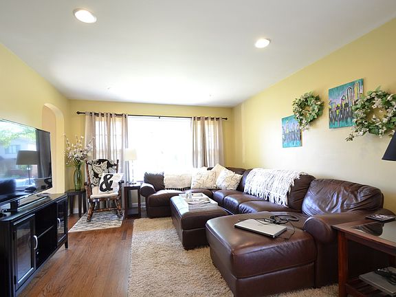 4th image of 10004 S 53rd Ave