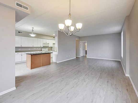 5th image of 190 W Johnson St Unit 303