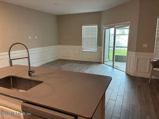 2 bed, 2.5 bath, 1553 sqft, $1,900 — Photo 3