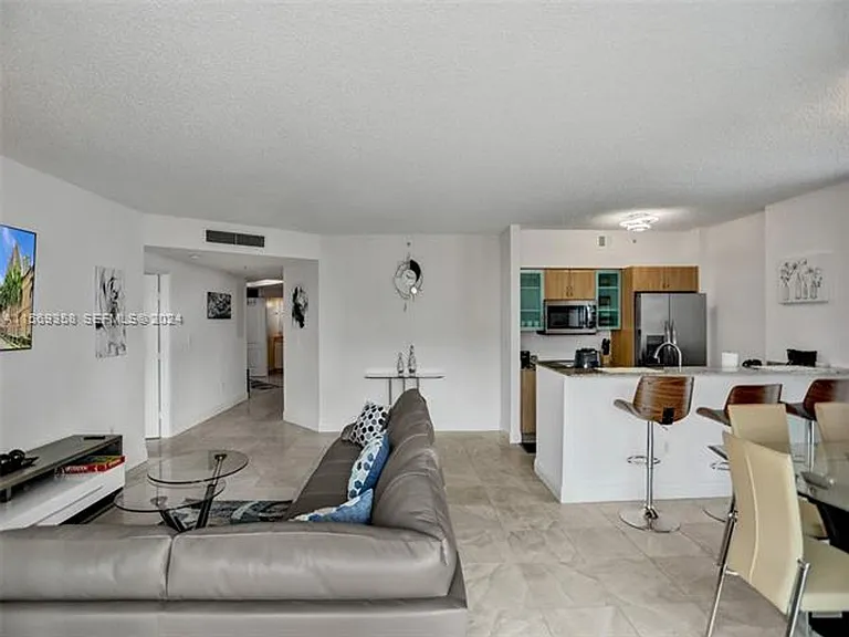 17555 Atlantic Blvd #1101 — Photo 6