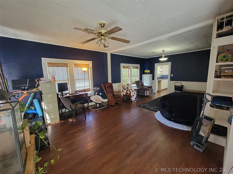 Listing photo 5