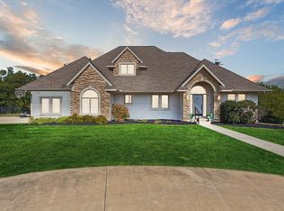 638 W Cedarville Rd, Freeport, IL 61032