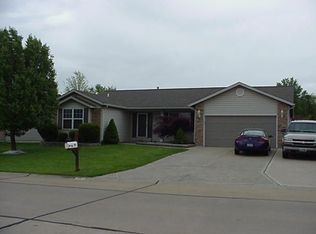 4011 Cambridge Crossing Dr, Saint Charles, MO