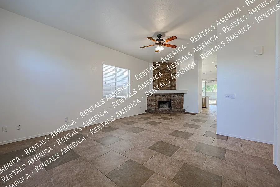 Nicely Upgraded 3 Bedroom Home In Harmon Ranch — Photo 4