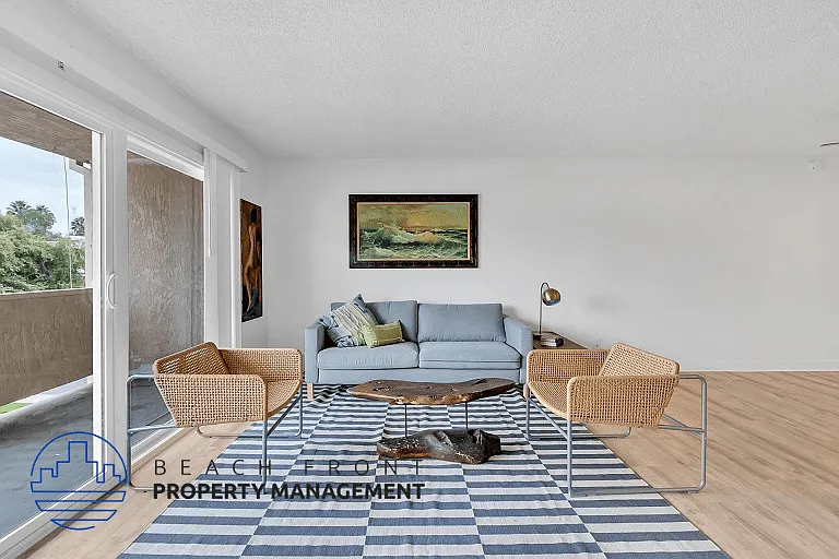 1625 Redondo Ave. — Photo 5