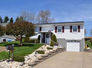 10081 Deerfield Dr, North Huntingdon, PA