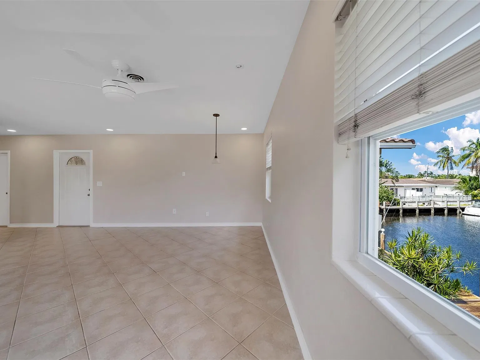 1 bed, 1.0 bath, 739 sqft, $1,885 — Photo 4