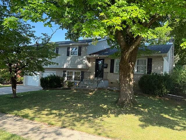 1st image of 1959 Easthill Dr