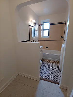 Rented by Elite Team Realty LLC | media 9