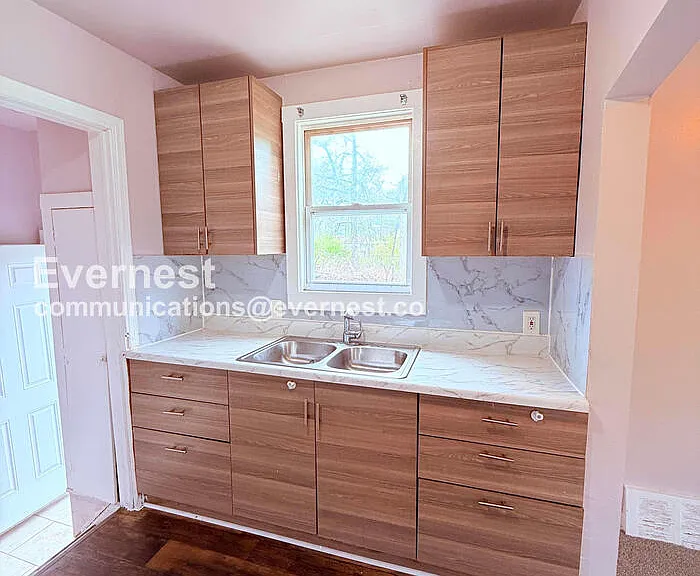 19415 Gable St — Photo 2