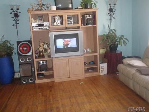 3rd image of 11 Margaret Dr
