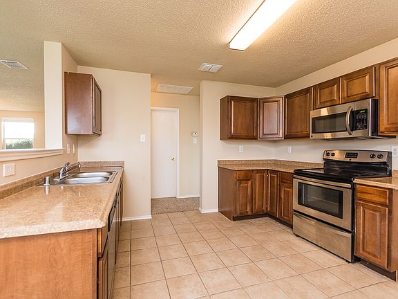 4th image of 2935 Sheridan Ln